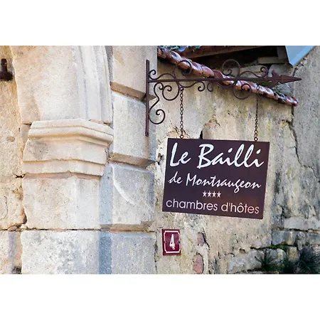 Le Bailli De Frühstückspension 4*