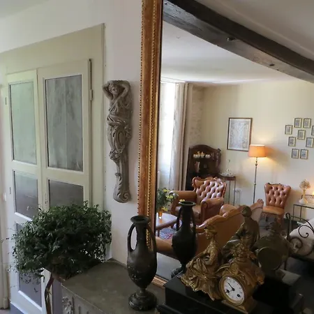 Le Bailli De Frühstückspension 4*