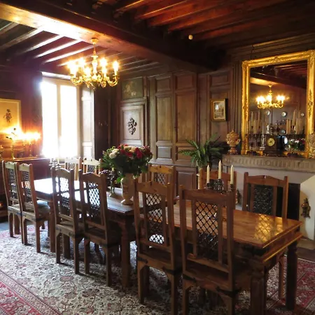 Le Bailli De Montsaugeon
