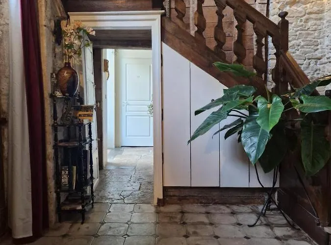 Le Bailli De Bed & Breakfast Montsaugeon