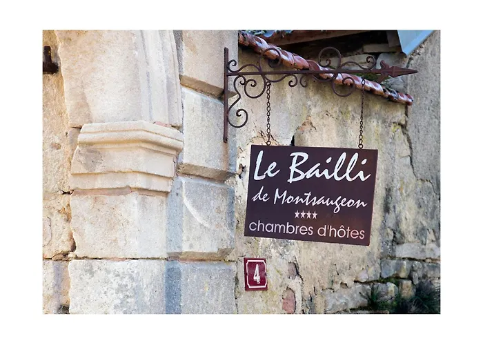 Le Bailli De Bed & Breakfast 4*